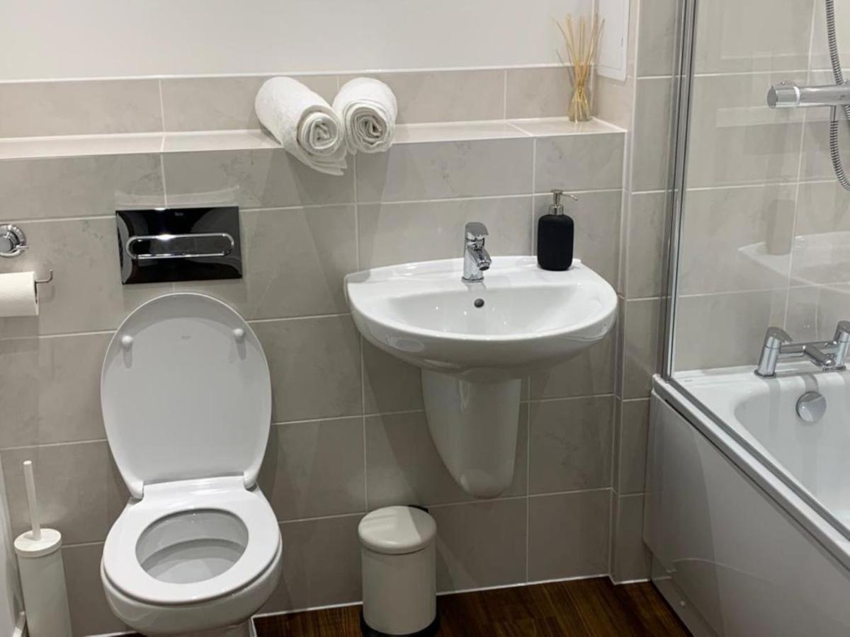 Lakeside 2 Bed Luxury Apartment No Parties No Events Early Check-In Late Check- Out Allowed West Thurrock Eksteriør bilde